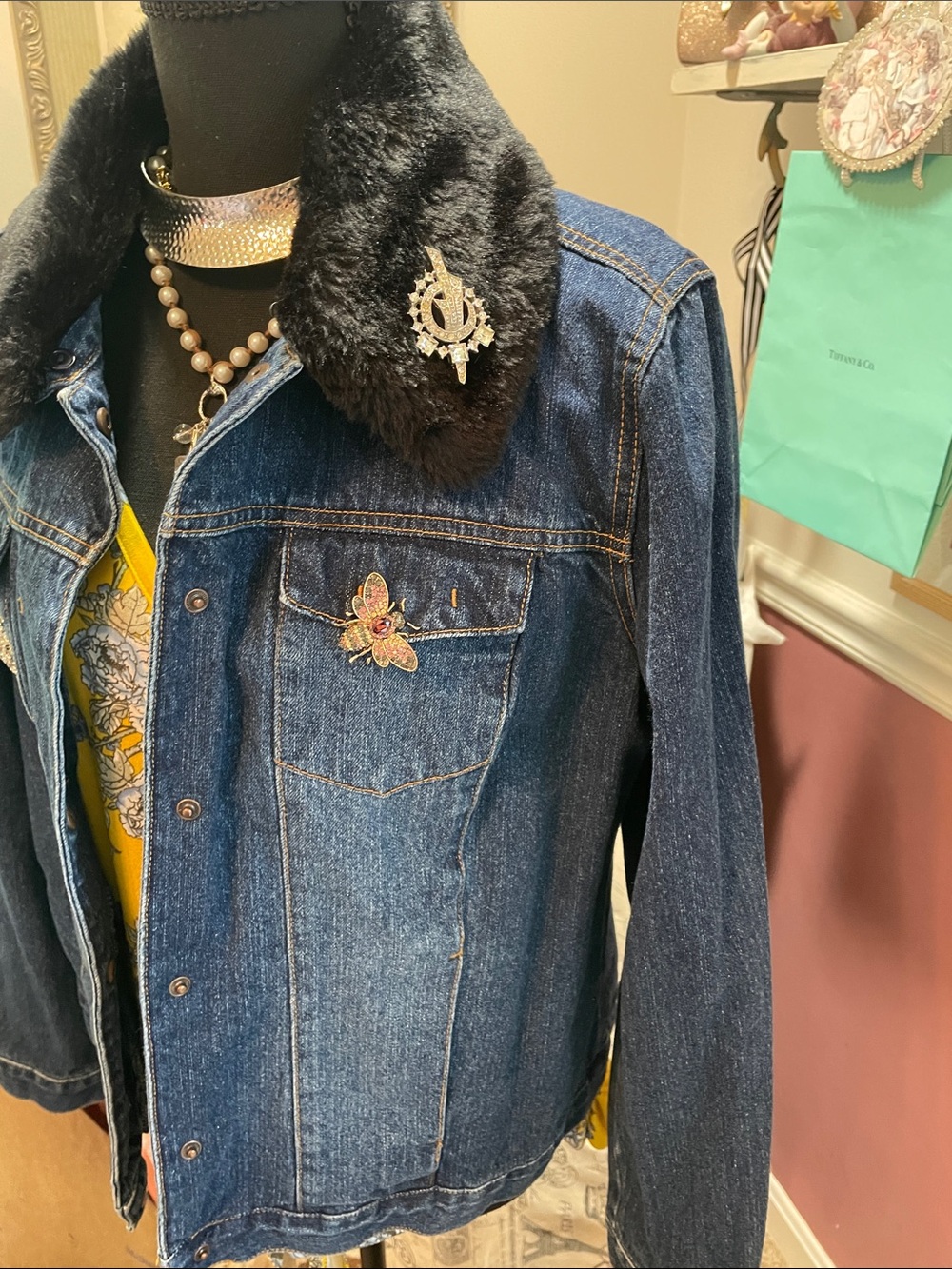 Dark Blue Denim Jacket with Black Faux Fur Collar - Liz Claiborne - Picture 4 of 16